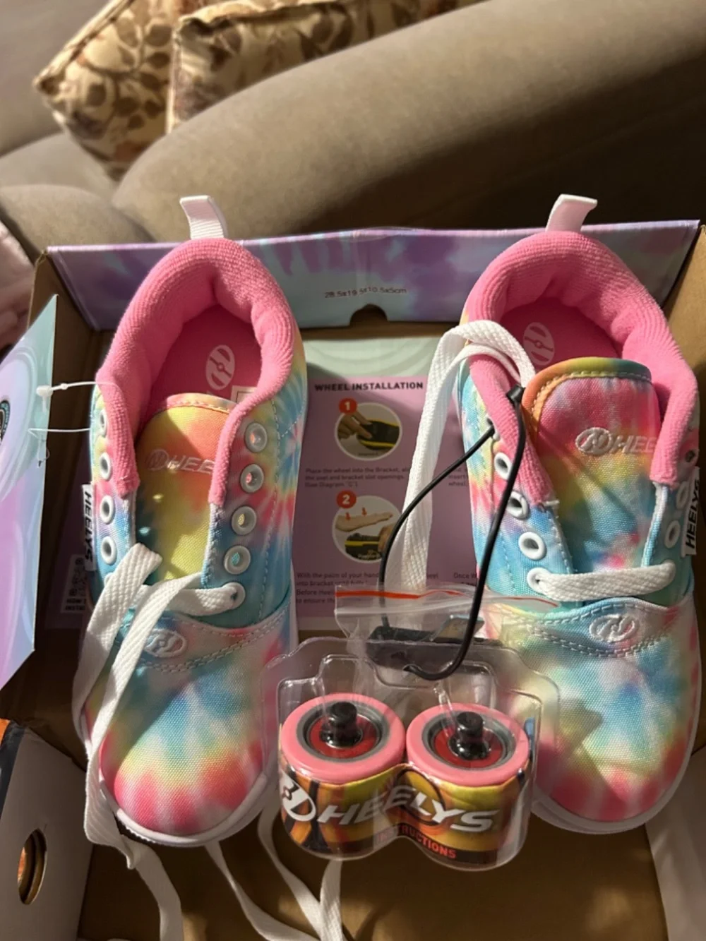 HEELYS The Original Wheeled Shoe Pro 20 Prints Ivory Ella Youth 13C NIB Tie Dye